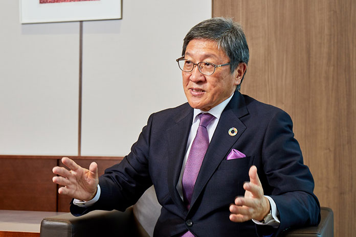 成田学氏